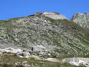 La tourelle 3 avec le Fort Stöckli en arrière-plan