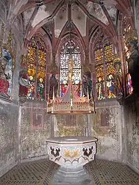 Chapelle de la Trinité avec fonts baptismaux du (XVe siècle)
