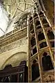 Escalier en colimaçon liés, inscription de Jisker et tribune royale avec son calvaire