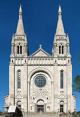 Façade de la cathédrale Saint-Joseph, Sioux Falls (South Dakota).