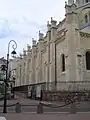 Côté gauche de l'église Saint-Clodoald.