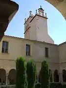 Vue du cloître et du clocher