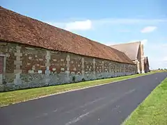 Grange de la ferme de Saint-Julien-le-Pauvre.