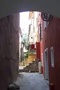 une ruelle près de l'église