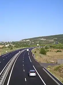 La construction de l'autoroute a requis de traverser le massif séparant Montpellier de la vallée de l'Hérault