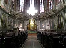 Chœur baroque utilisé par la paroisse catholique.