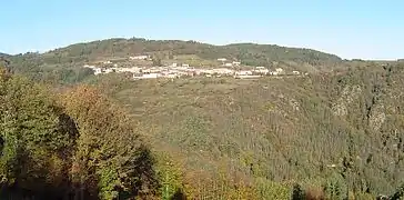 La commune vue du hameau de Cruzolle.
