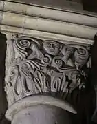 (3) Bas-relief du porche