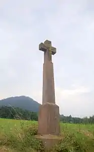 Croix sous la roche des Hauts Champs.