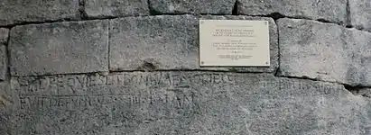 Inscription funéraire (mur de l'église)