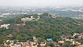 Vue aérienne du mont Saint-Thomas.