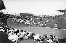 Départ de l'épreuve de marathon au stade de Colombes, le 13 juillet lors des Jeux olympiques de 1924.