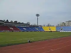Vue intérieure d'un stade de football vide