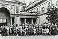 Personnel et étudiants de l'Institut dans les années 1950.