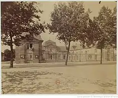 "Ancien château du Harlay, puis de Vatry", Eugène Atget, 1901.
