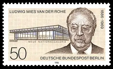 Timbre commémoratif allemand, van der Rohe devant l'une de ces créations, la Neue Nationalgalerie.