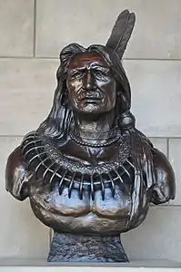 Buste de Standing Bear au Nebraska’s State Capitol Hall of Fame