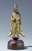 Bodhisattva debout. Bronze doré, H. 15,1 cm. Époque des Trois Royaumes, deuxième moitié du VIe siècle. Musée national de Corée