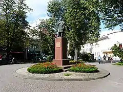 Statue d'Adam Mickiewicz classée.
