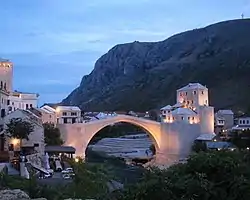 Le pont Stari Most, à Mostar (XVIe siècle, Bosnie-Herzégovine).