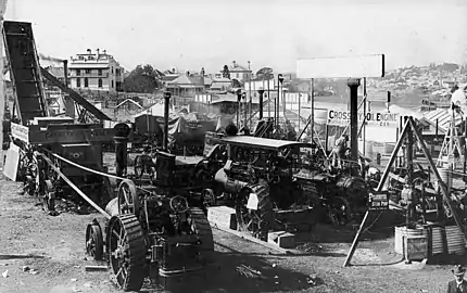 Exposition de matériel agricole à l'Ekka de 1904.