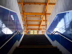 Escalier d'accès au quai.