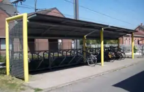 Abri à vélos.