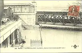 La station Contrescarpe (sic) lors de l'inondation de 1910.