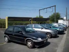 Parking et parc à vélos.