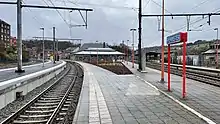 Quais rénovés de la gare, la pointe du Y