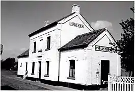 Bâtiment de la gare en 1997 (côté rue).