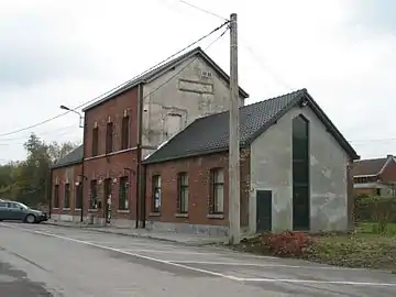 Bâtiment voyageurs de la gare de Viesville.