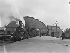 La 815 en 1902 devant la gare d'Amsterdam Weesperpoort.