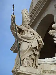 La statue de saint Marcian, à gauche à l'étage supérieur.