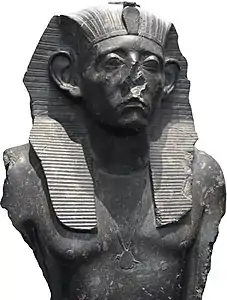 Statue de Sésostris III en souverain « âgé ». DétailGranit noirBritish Museum