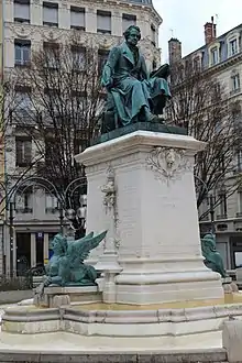 Vue de la statue.