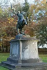 Statue équestre de Jeanne d’Arc dans le parc du château