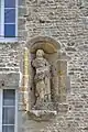 La statue Notre-Dame de Bon Secours.