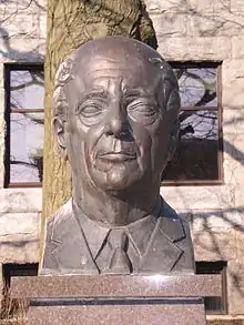 Buste du maire Pierre-Horace Boivin