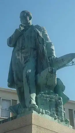 Statue de Jacques-Augustin Normand