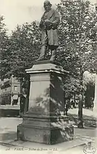 Statue à Paris.