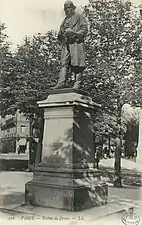 Statue de Paul Broca par Paul-François Choppin.