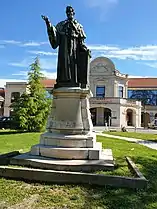 Statue par Auguste Baussan (1898) Hôpital Saint Eloi Montpellier