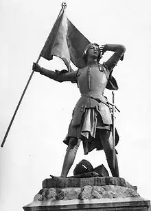 Monument à Jeanne d'Arc (1895, détail), Jargeau, place du Martroi.
