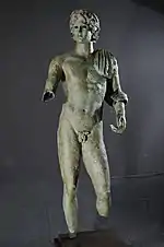 Alexandre (« Éphèbe d'Agde ». Bronze, H. 1,33 m. Vers (?) 44-27 AEC. Musée de l'Éphèbe, Agde