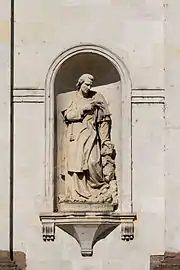 Statue de saint Étienne.