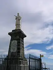 La statue de Saint François de Sales.