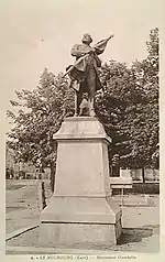 Statue de Léon Gambetta« Monument à Gambetta au Neubourg », sur À nos grands hommes,« Monument à Gambetta au Neubourg », sur e-monumen