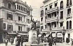 Statue du cardinal Charles Martial Lavigerie (1825-1892), place de Bourse à Tunis