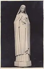 Statue moderne de Sainte Thérèse de Lisieux